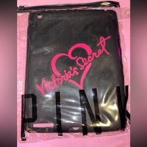Victoria’s Secret iPad 2/3 black pink silicone case